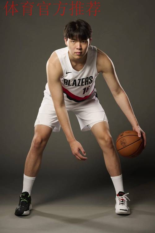 杨瀚森连续3场未出场,开拓者主帅谈培养计划:也许会去发展联盟,我不想把他放到火上烤 杨瀚森连续3场未出场,开拓者主帅谈培养计划:也许会去发展联盟,我不想把他放到火上烤